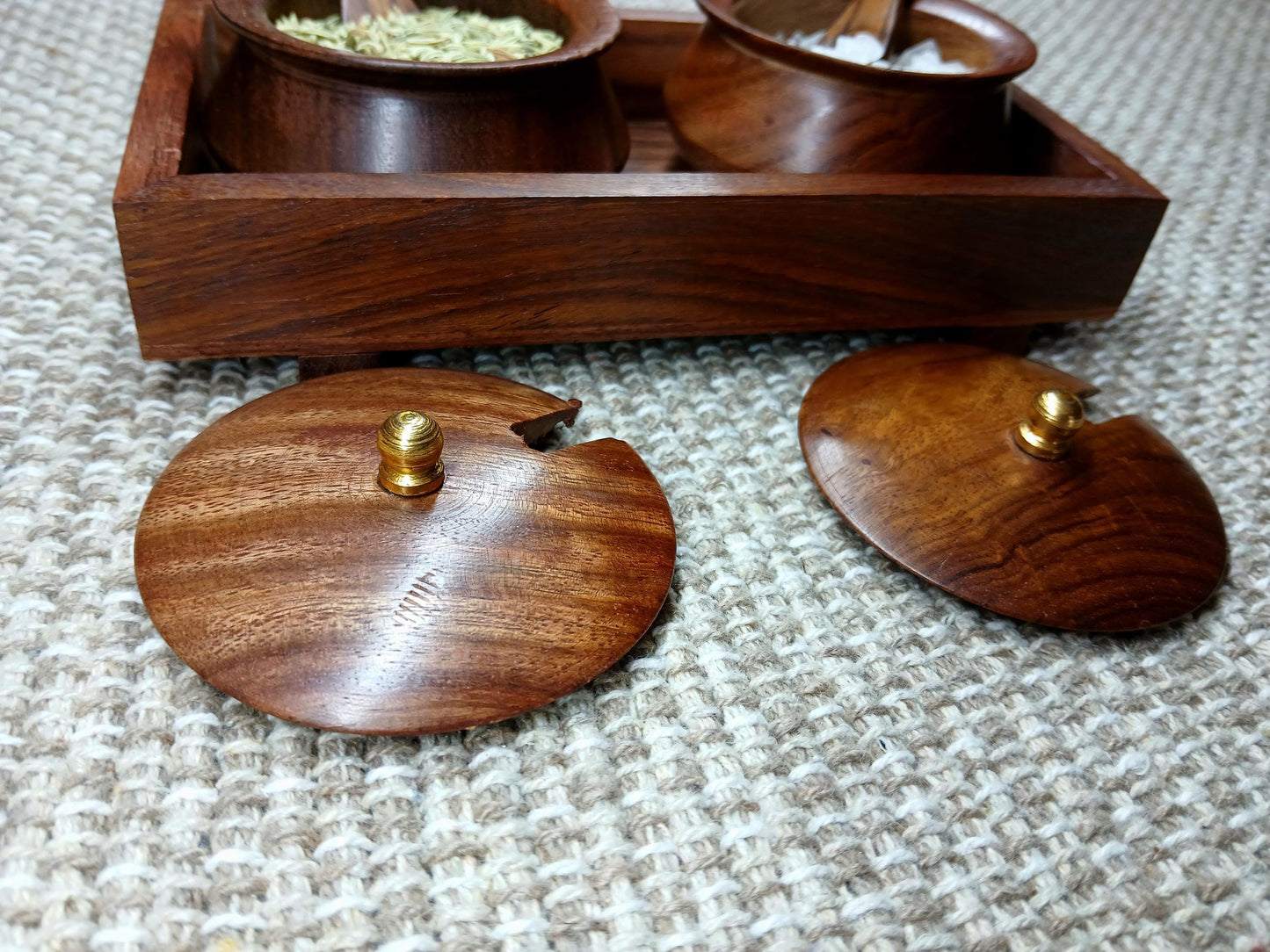 Rustic Wooden Seasoning Spice Jars, Wooden Salt Box with Tray, Perfect for Condiments, Mouth Fresheners & Kitchen Storage